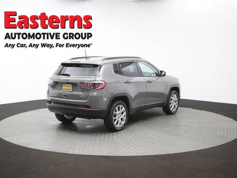 Used 2023 Jeep Compass Latitude AWD/4WD image 39