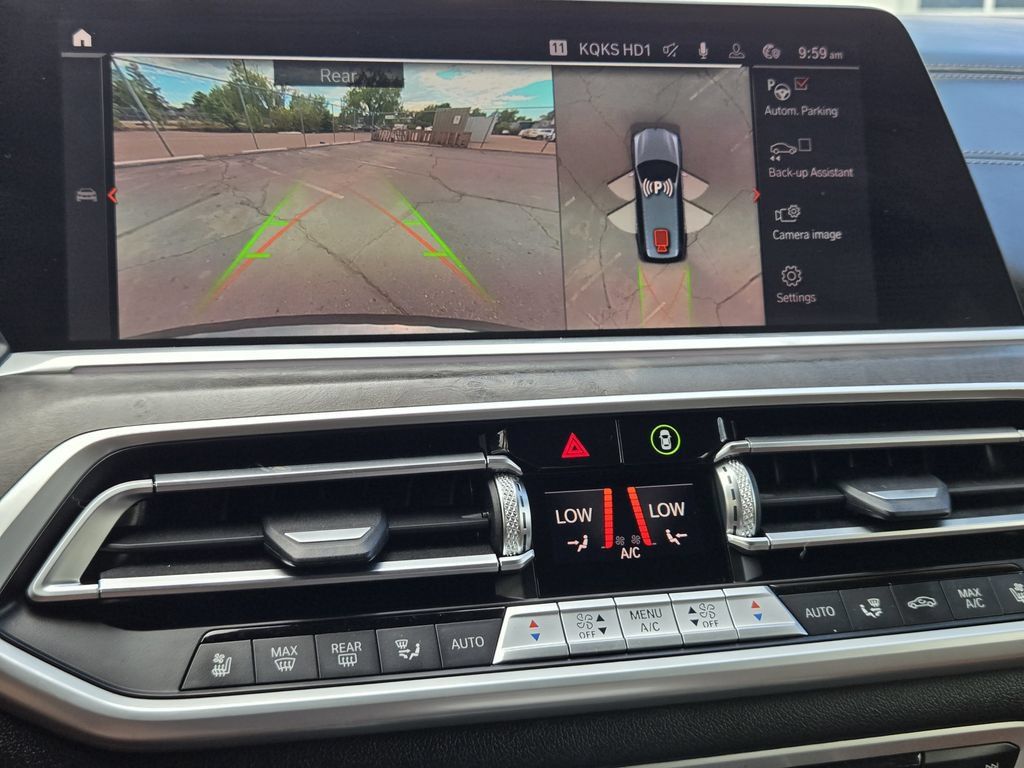 Used 2021 BMW X7 M50i w/ Dynamic Handling Package AWD/4WD image 18