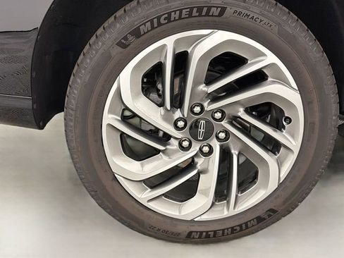 New 2026 Lincoln Navigator L Reserve AWD/4WD image 36