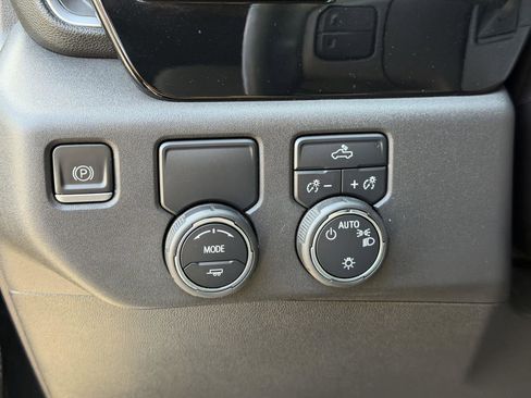 Used 2023 Chevrolet Silverado 1500 LT image 16