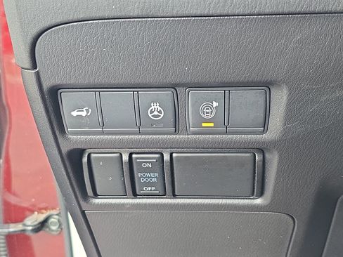 Used 2021 Nissan Armada Platinum w/ Captain's Chairs Package image 25