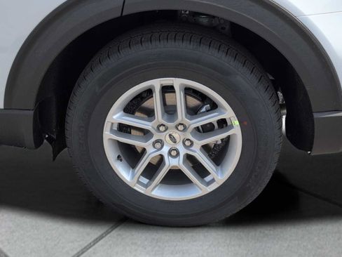 New 2026 Ford Explorer Active RWD image 12