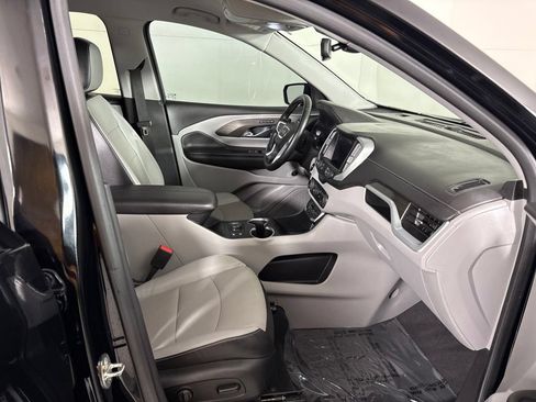 Used 2023 GMC Terrain SLT w/ LPO, Floor Liner Package AWD/4WD image 15