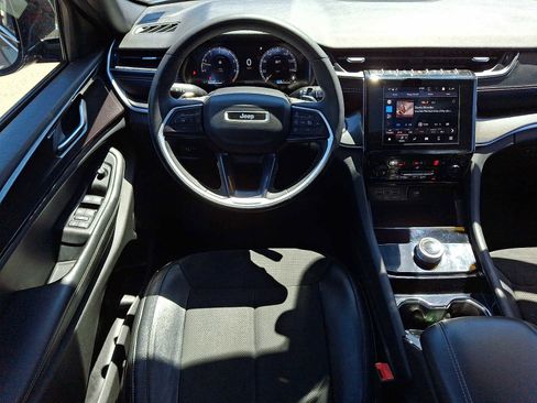 Used 2023 Jeep Grand Cherokee L Laredo AWD/4WD image 15