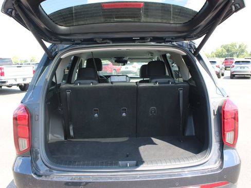 Used 2025 Hyundai Palisade SEL FWD image 13