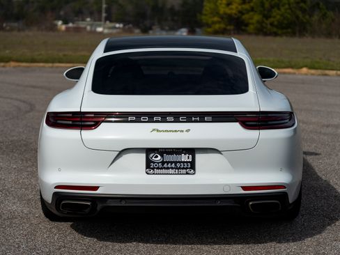 Used 2020 Porsche Panamera 4 image 11