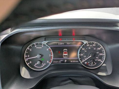 Used 2025 Nissan Rogue SV AWD/4WD image 10