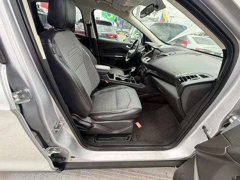 Used 2019 Ford Escape SE image 10