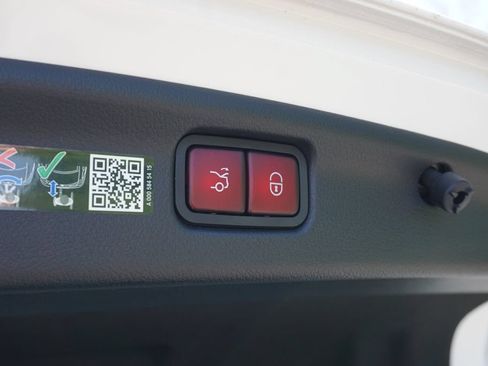 Used 2024 Mercedes-Benz C 300 Sedan image 29