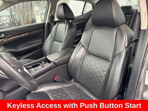Used 2018 Nissan Maxima Platinum image 12