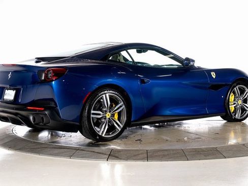 Used 2019 Ferrari Portofino image 2