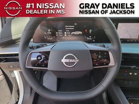 New 2025 Nissan Murano SL image 14