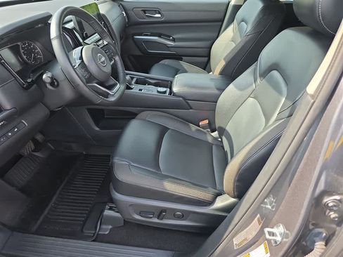 Used 2023 Nissan Pathfinder SL w/ SL Premium Package AWD/4WD image 15