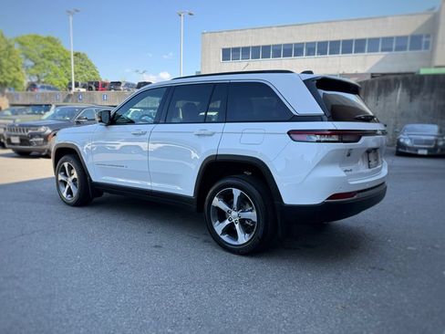 New 2026 Jeep Grand Cherokee Limited AWD/4WD image 12