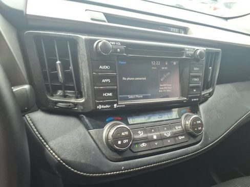 Used 2017 Toyota RAV4 XLE AWD/4WD image 11