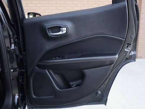 Used 2019 Jeep Compass Latitude FWD image 22