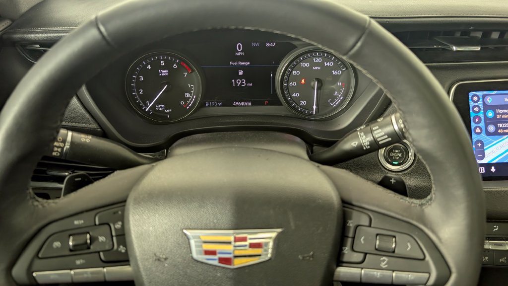 Used 2023 Cadillac XT4 Premium Luxury w/ Technology Package FWD image 11