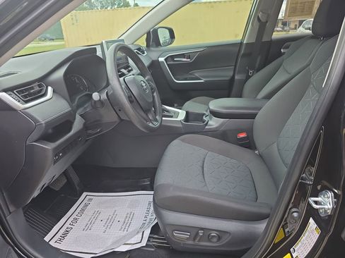Used 2025 Toyota RAV4 XLE w/ Convenience Package FWD image 12