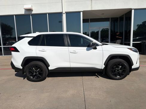 Used 2024 Toyota RAV4 LE FWD image 5