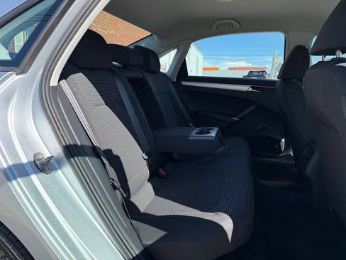 Used 2018 Volkswagen Passat 2.0T FWD image 21