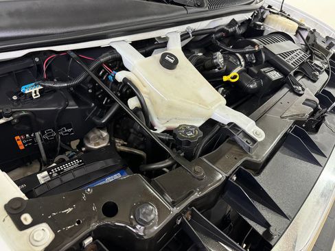 Used 2017 GMC Savana 2500 image 89