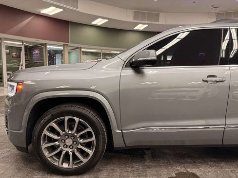 Used 2023 GMC Acadia Denali w/ Denali Technology Package FWD image 17