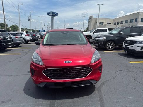 Certified 2022 Ford Escape SE w/ SE Sport Appearance Package FWD image 8