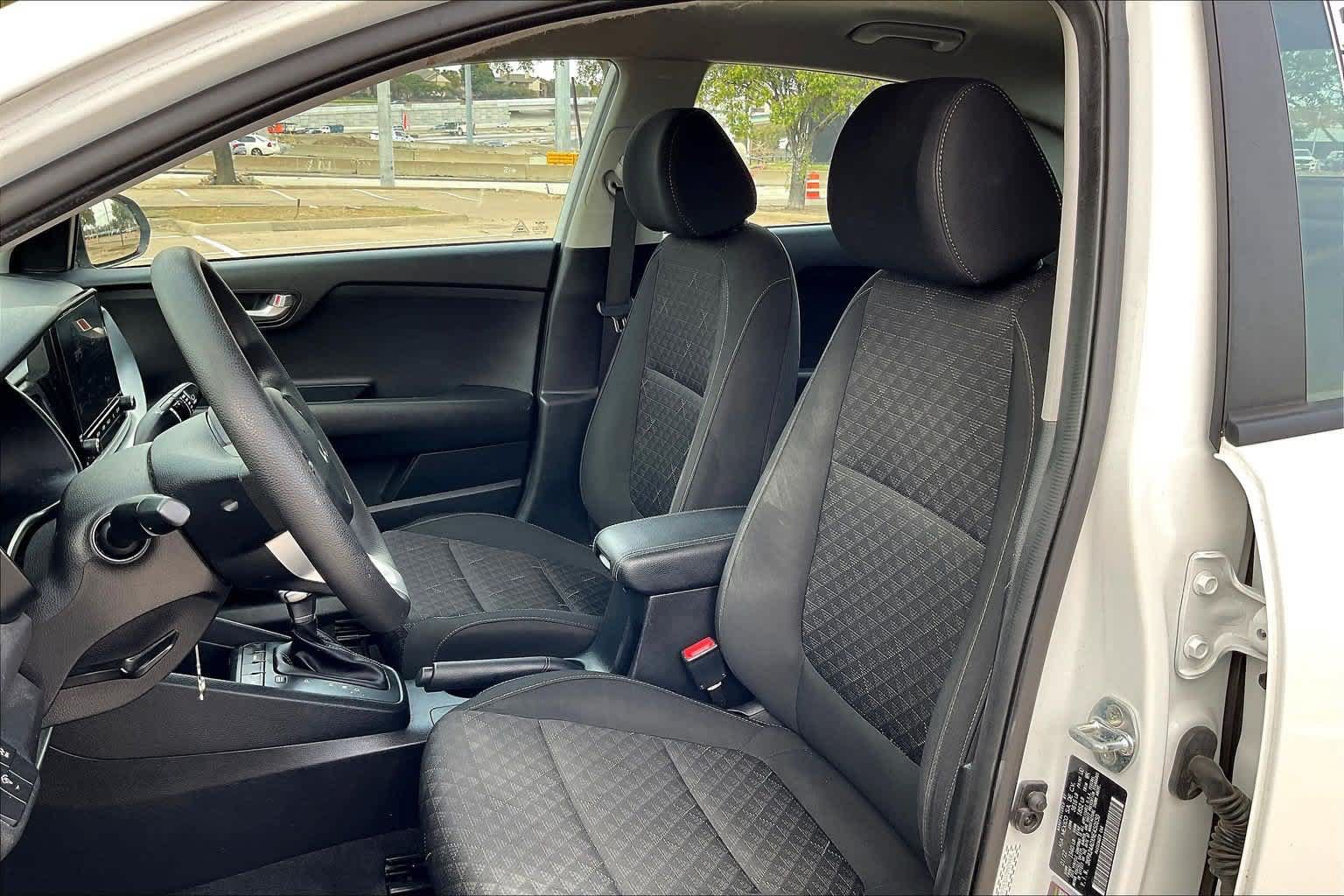 Certified 2022 Kia Rio S FWD image 10