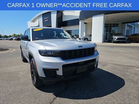 Used 2024 Jeep Grand Cherokee L Laredo image 4