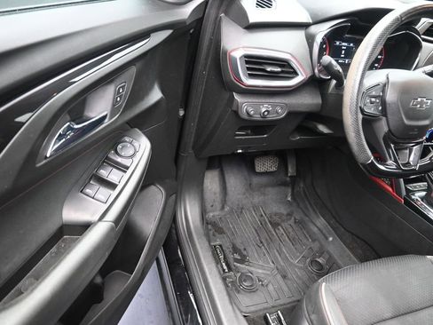 Used 2022 Chevrolet TrailBlazer RS FWD image 12