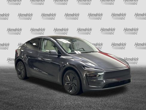 Used 2026 Tesla Model Y AWD image 2