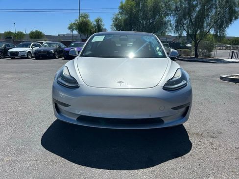Used 2018 Tesla Model 3 Long Range RWD image 2