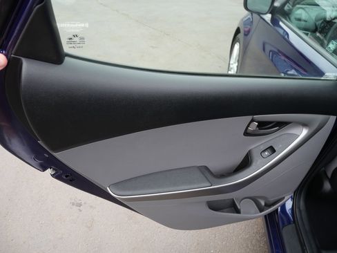 Used 2013 Hyundai Elantra GLS image 18