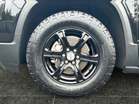 Used 2020 GMC Acadia AT4 AWD/4WD image 5