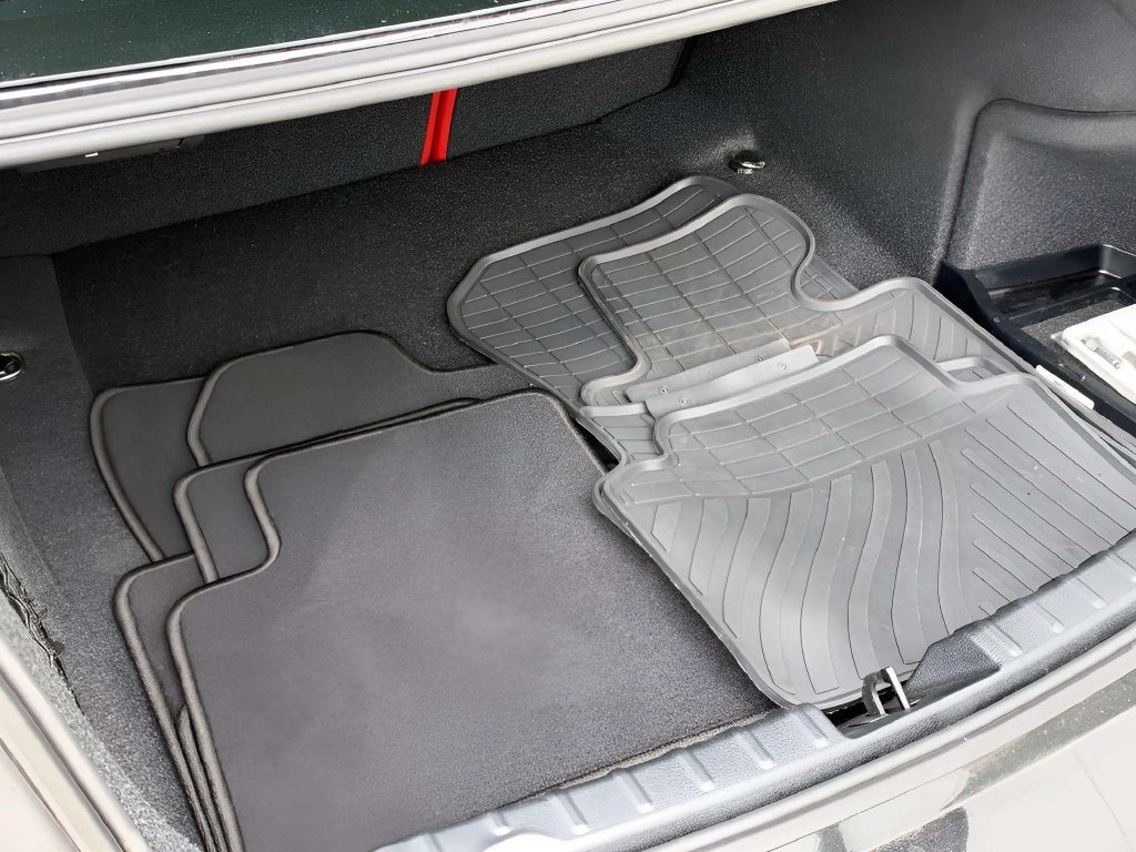 Used 2018 BMW M3 RWD image 14