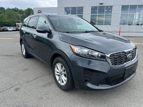 Used 2020 Kia Sorento LX w/ LX I4 Convenience Package FWD image 3