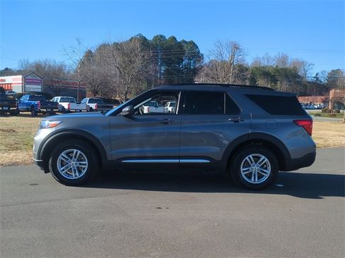 Used 2023 Ford Explorer XLT w/ Equipment Group 202A image 10