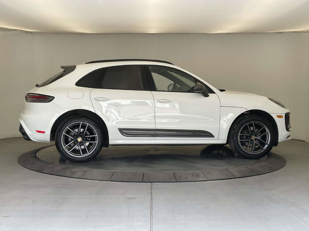 Certified 2025 Porsche Macan Turbo AWD/4WD image 8