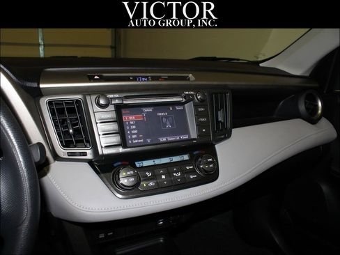 Used 2014 Toyota RAV4 XLE AWD/4WD image 24