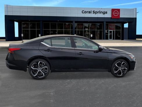 New 2025 Nissan Altima 2.5 SR w/ SR Premium Package image 6