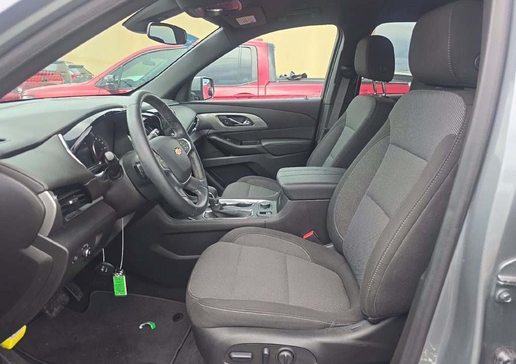 Used 2023 Chevrolet Traverse LT FWD image 7