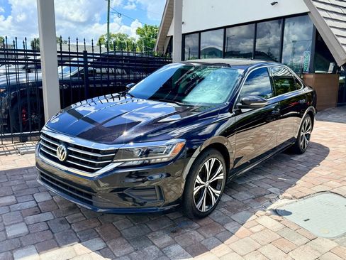 Used 2021 Volkswagen Passat 2.0T SE FWD image 5