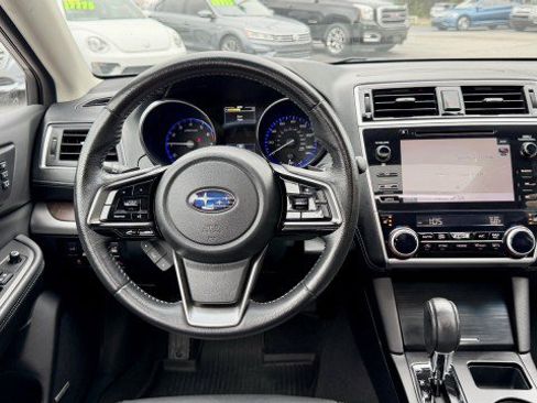 Used 2019 Subaru Outback 2.5i Limited AWD/4WD image 6