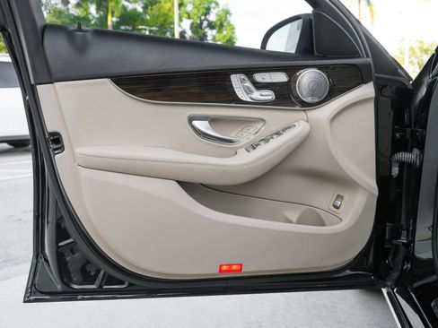 Used 2021 Mercedes-Benz C 300 Sedan image 32