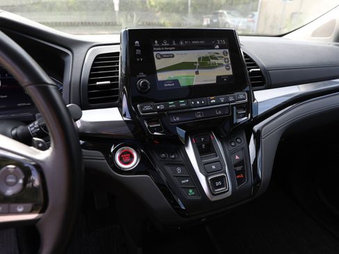 Used 2022 Honda Odyssey Elite image 21