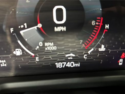 Used 2025 GMC Acadia Elevation image 26