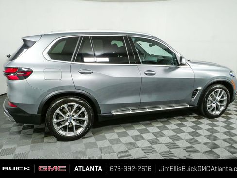 Used 2024 BMW X5 sDrive40i w/ Premium Package RWD image 2