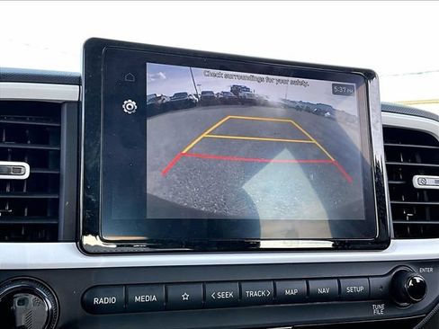 Used 2024 Hyundai Venue Limited FWD image 26