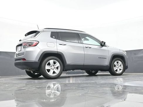 Used 2022 Jeep Compass Latitude FWD image 46
