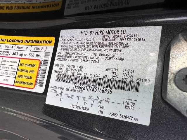 Used 2019 Ford Mustang Coupe RWD image 28